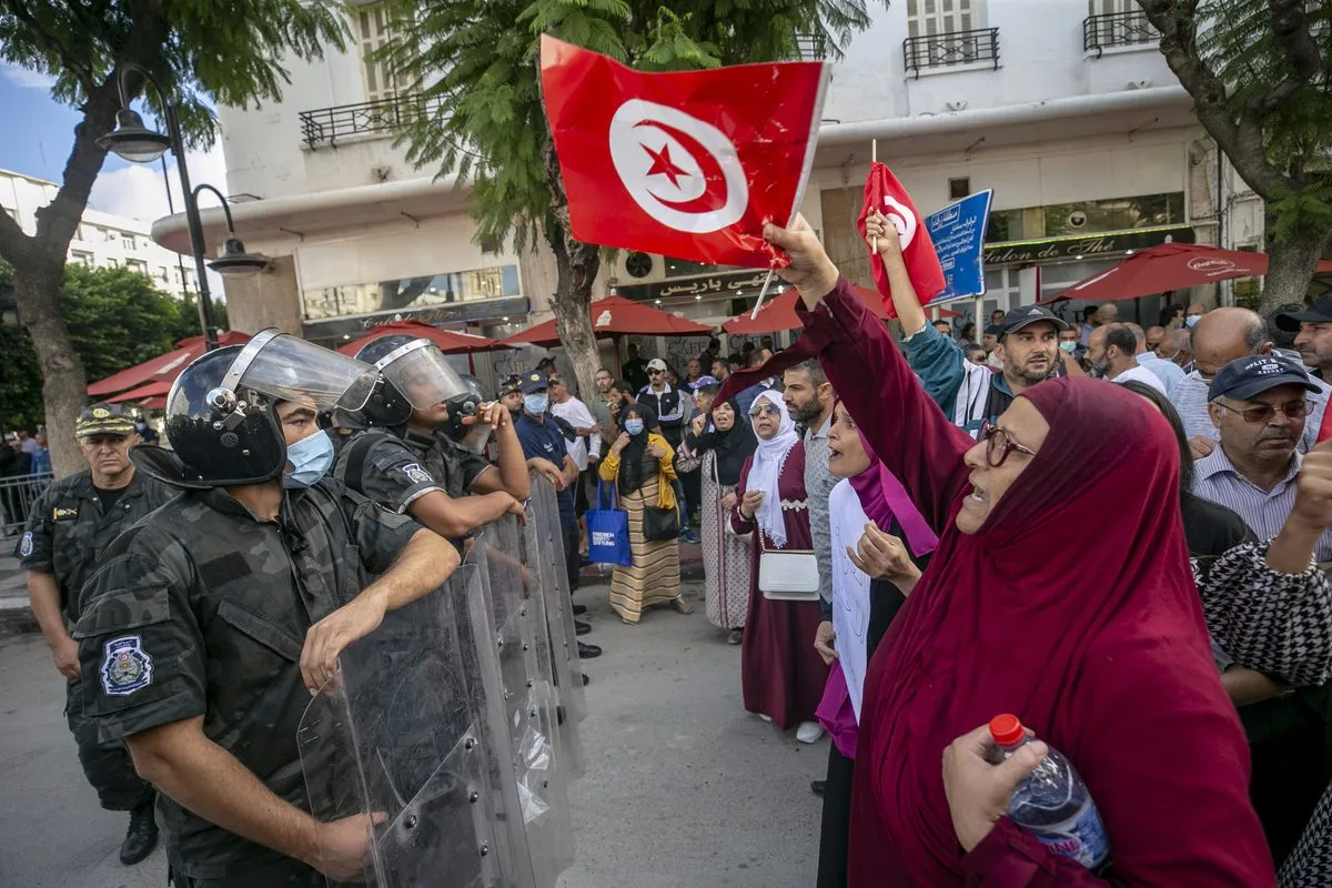 Protesto contra o presidente tunisiano Kais Saied em Túnis, 10 de outubro de 2021 [Yassine Gaidi/Agência Anadolu]