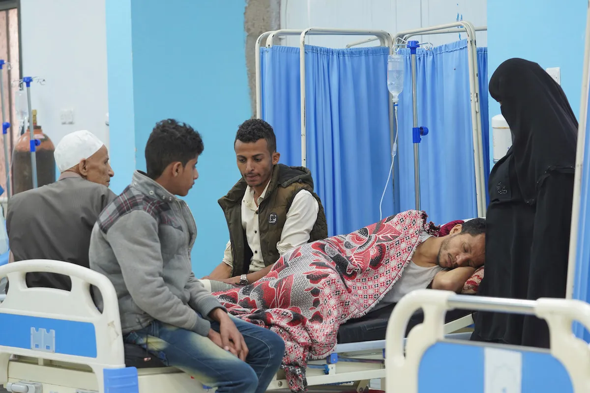  Pacientes do Hospital al-Jumhuri em Taiz, Iêmen em 06 de fevereiro de 2022 [Abdulnasser Alseddik/Agência Anadolu]
