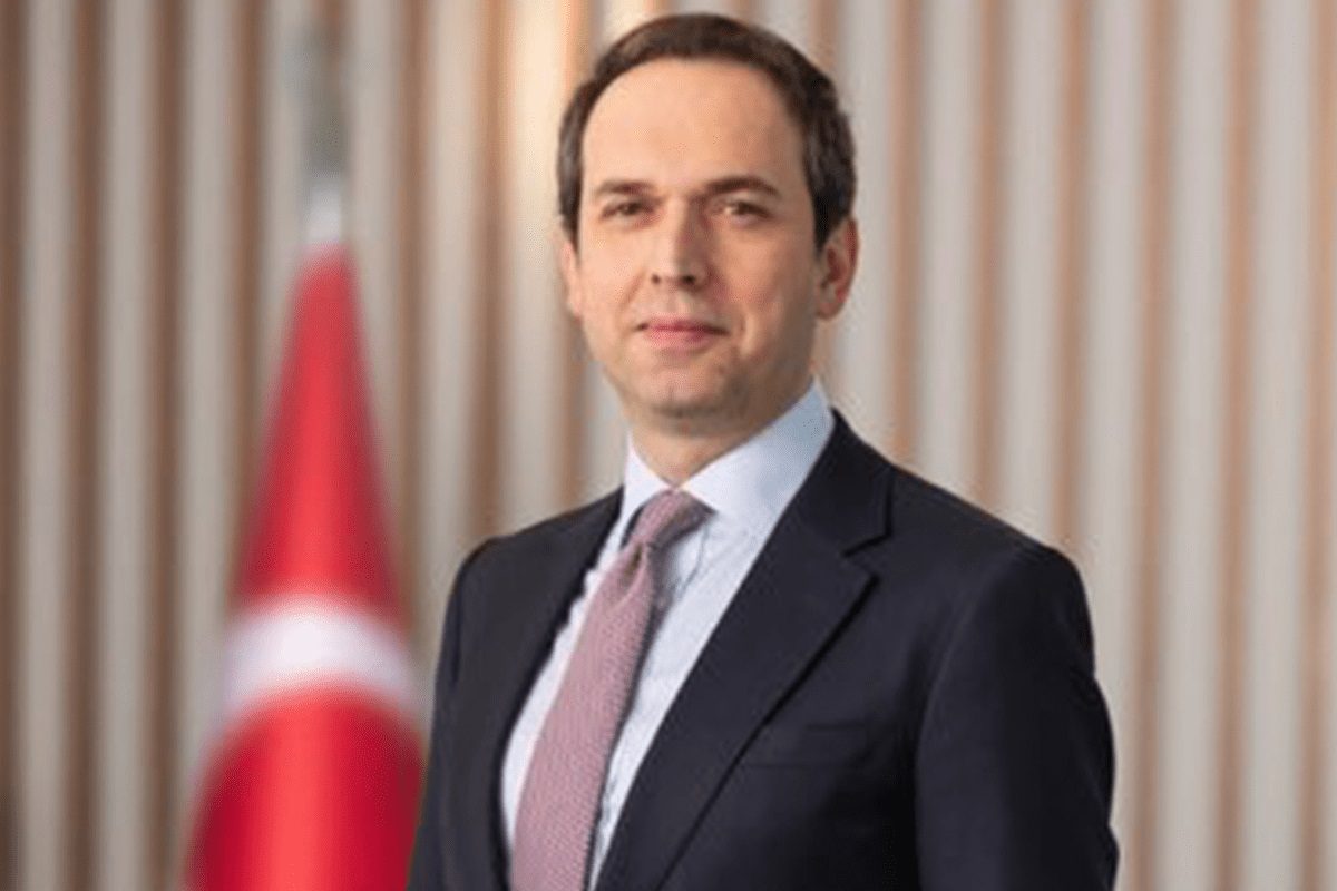 Alparslan Bayraktar, vice-ministro da pasta enérgica da Turquia [@aBayraktar1/Twitter]