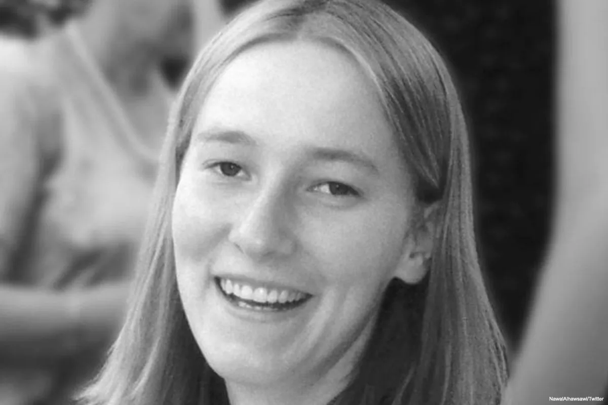 Rachel Corrie, de 23 anos, que foi esmagada até a morte por escavadeiras israelenses em Gaza em 2003 [NawalAlhawsawi/Twitter]

