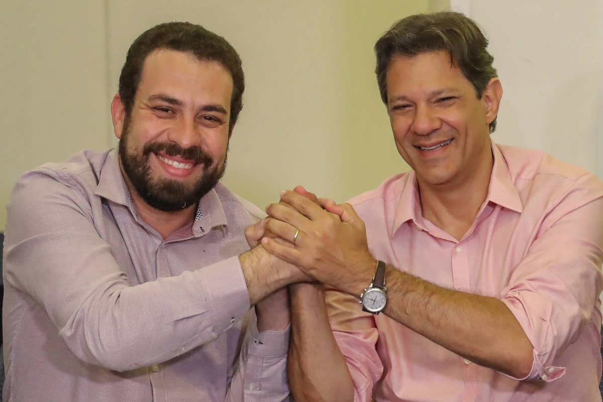 Fernando Hadad, do PT, e Guilherme Boulos, do PSOL, durante a eleição presidencial de 2018 em que foram candidatos. [Ricardo Stucker]
