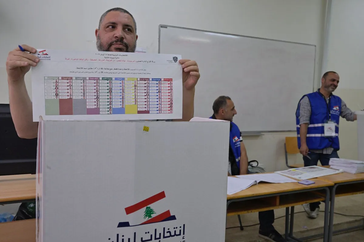 Eleições gerais em Beirute, Líbano, 15 de maio de 2022 [Houssam Shbaro/Agência Anadolu]
