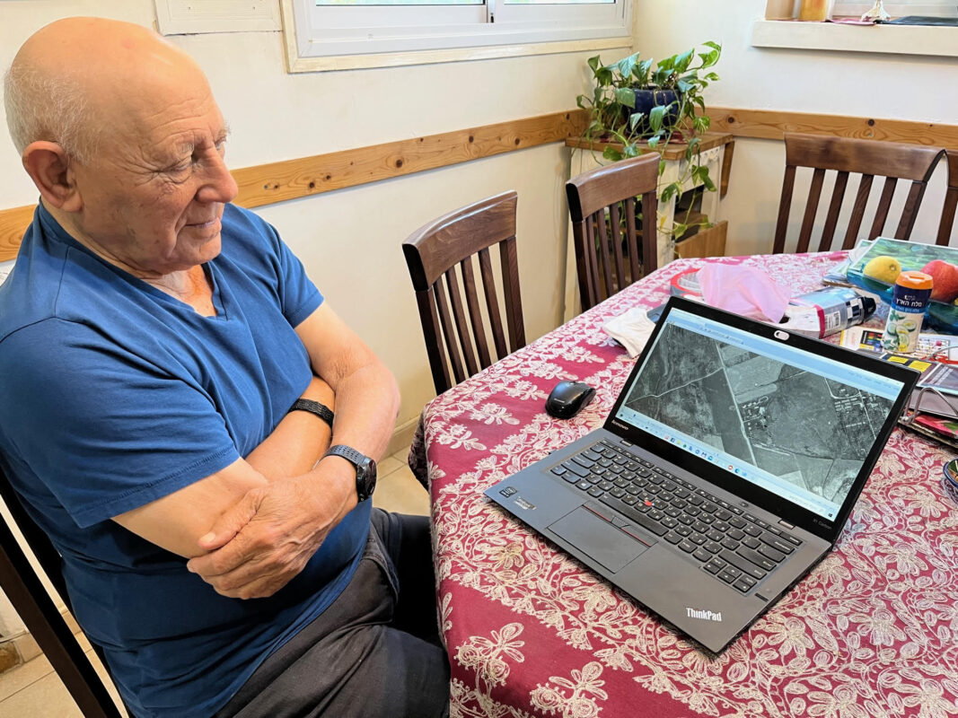 Jornalista israelense Yossi Melman faz revelações sobre o massacre de 20 soldados egípcios na gerra de 1967 [Yossi Melman/Twitter]
