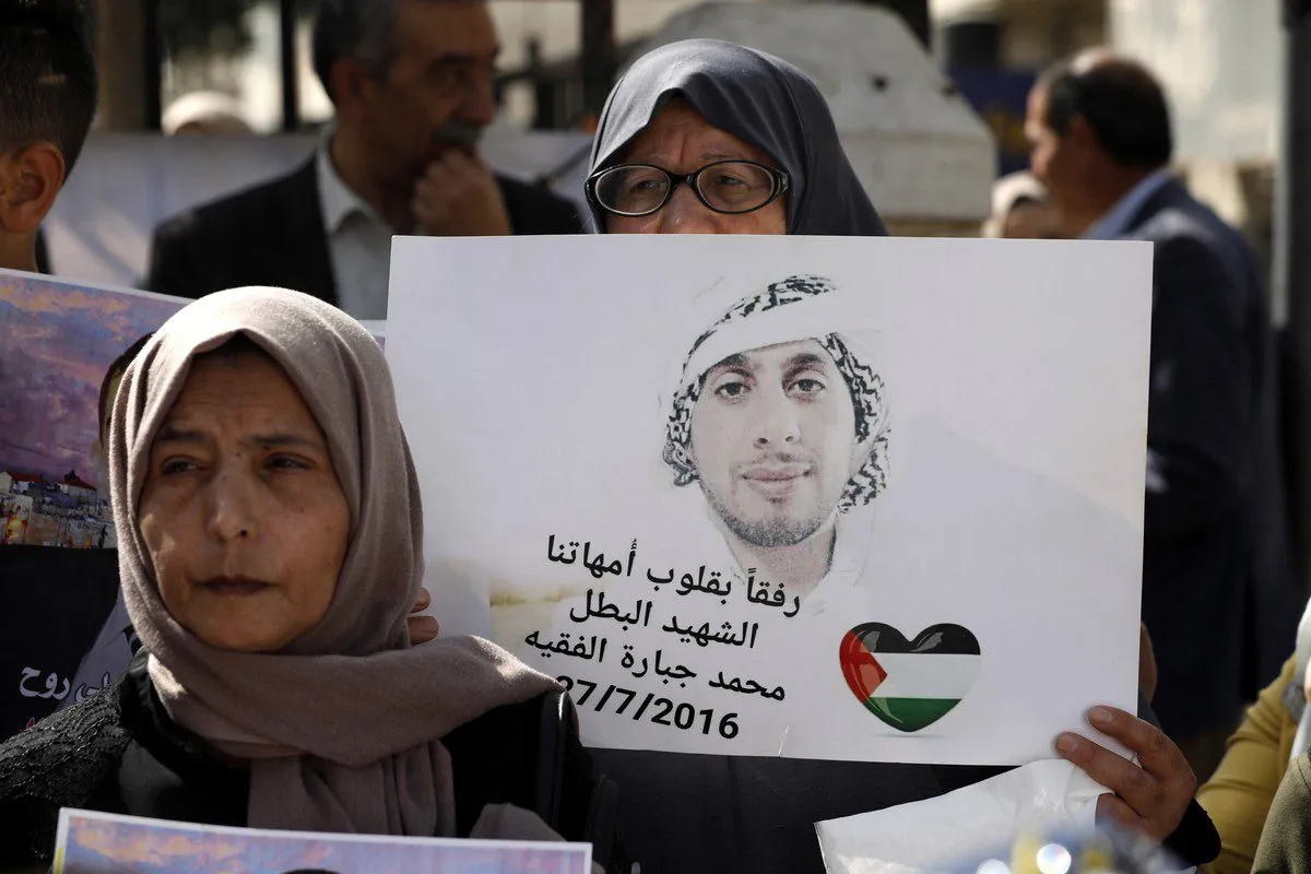 Protesto para que famílias de palestinos mortos pela ocupação israelense recebam os corpos de seus entes queridos, na cidade de Hebron (Al-Khalil), Cisjordânia ocupada, 20 de outubro de 2018 [Wisam Hashlamoun/ApaImages]
