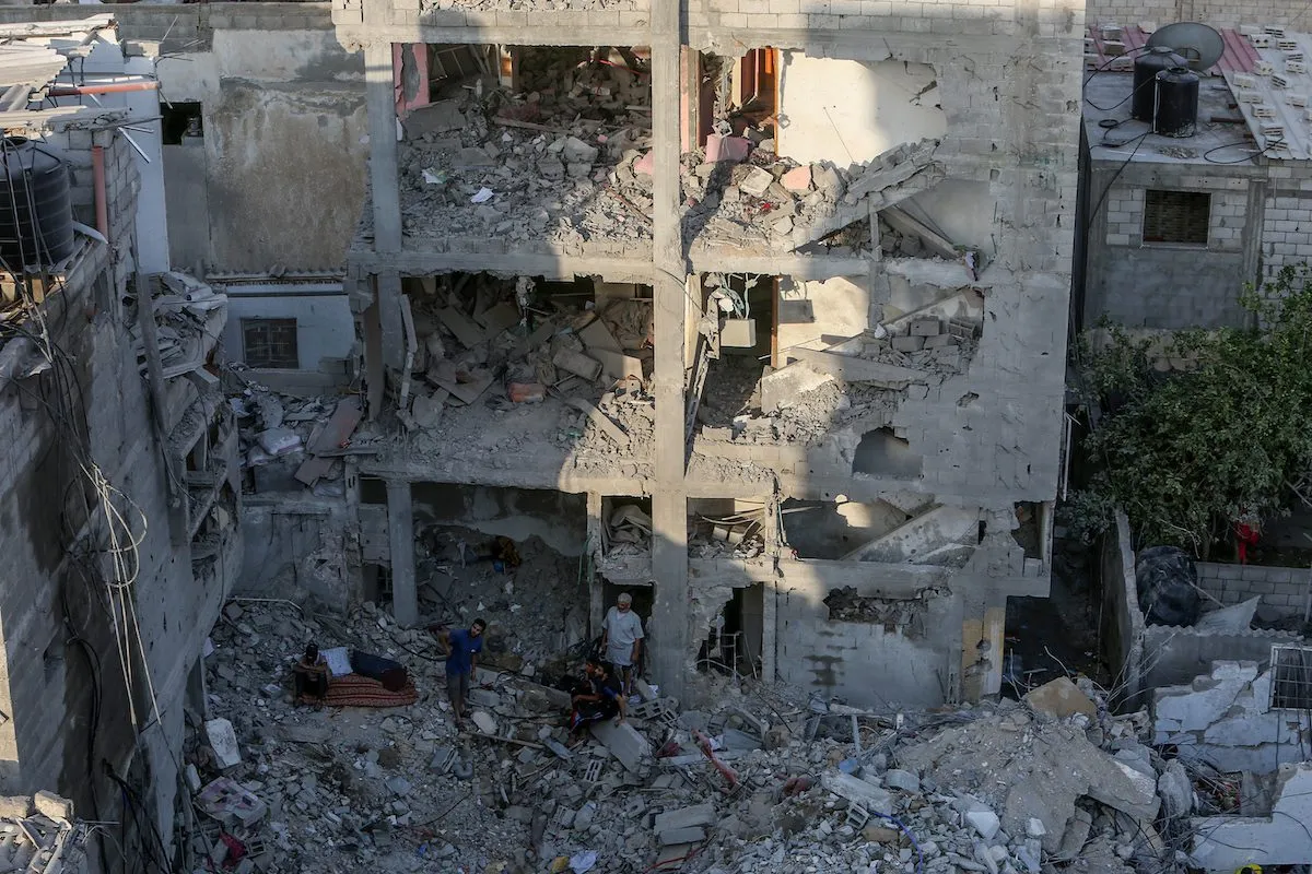 Uma visão da destruição após o ataque israelense a Rafah, no sul da Faixa de Gaza, em 7 de agosto de 2022 [Abed Rahim Khatib/Agência Anadolu]/Agência Anadolu]