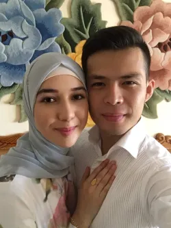 Mehray Mezensof e seu marido Mirzat Taher