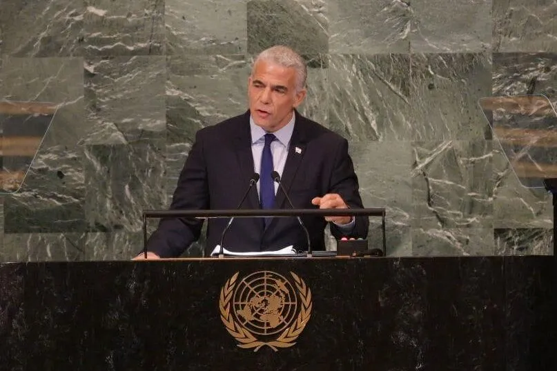 Primeiro-Ministro de Israel Yair Lapid discursa durante a 77ª sessão da Assembleia Geral das Nações Unidas, em Nova York, 22 de setembro de 2022 [Governo de Israel/Agência Anadolu]
