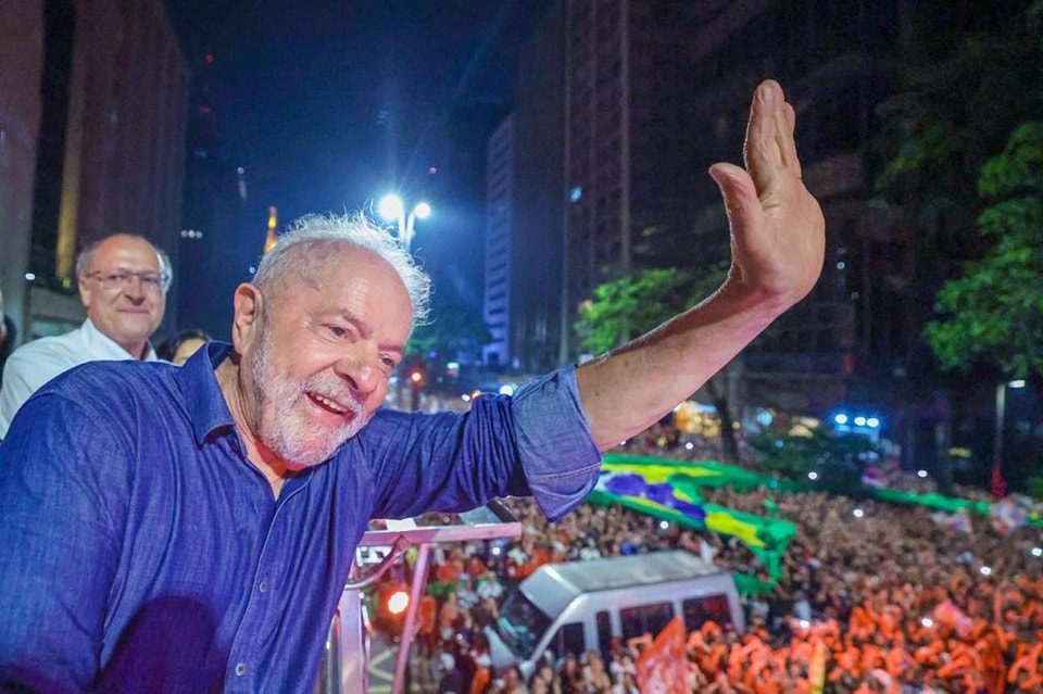 Lula se reúne com eleitores e apoiadores  na Av. Paulista em comemoração a sua vitória após resultado das eleições. São Paulo, 30/11/2022 [ Ricardo Stuckert]