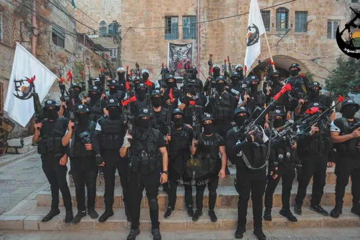 Grupo de resistência armada conhecido como Toca dos Leões, na cidade de Nablus, Cisjordânia ocupada, em 3 de setembro de 2022 [Lions' Den/Telegram]
