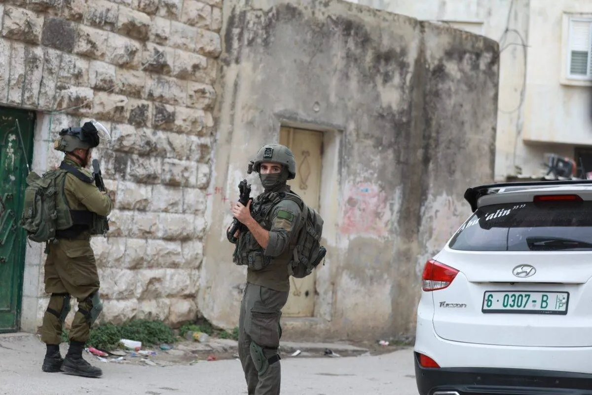 Forças israelenses em Salfit, na Cisjordânia ocupada, 15 de novembro de 2022 [Issam Rimawi/Agência Anadolu]
