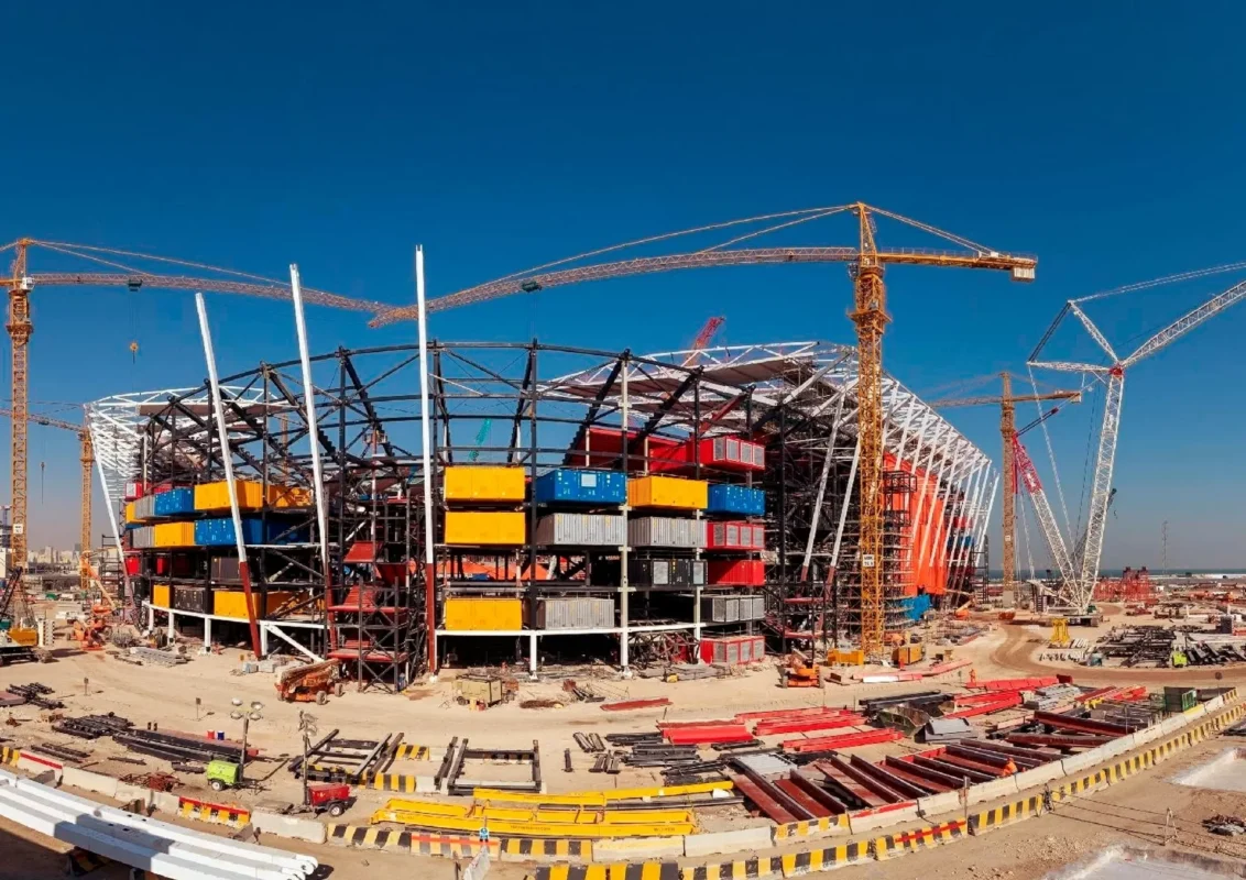O estádio Ras Abu Aboud, que está sendo construído no porto de Doha com base de contêineres, será totalmente desmontado após a Copa do Mundo.
[Divulgação/Fifa]