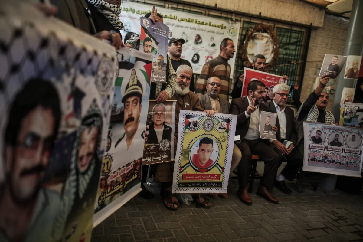 Ato em solidariedade aos prisioneiros palestinos em custódia de Israel, em 5 de dezembro de 2022 [Ali Jadallah/Agência Anadolu]