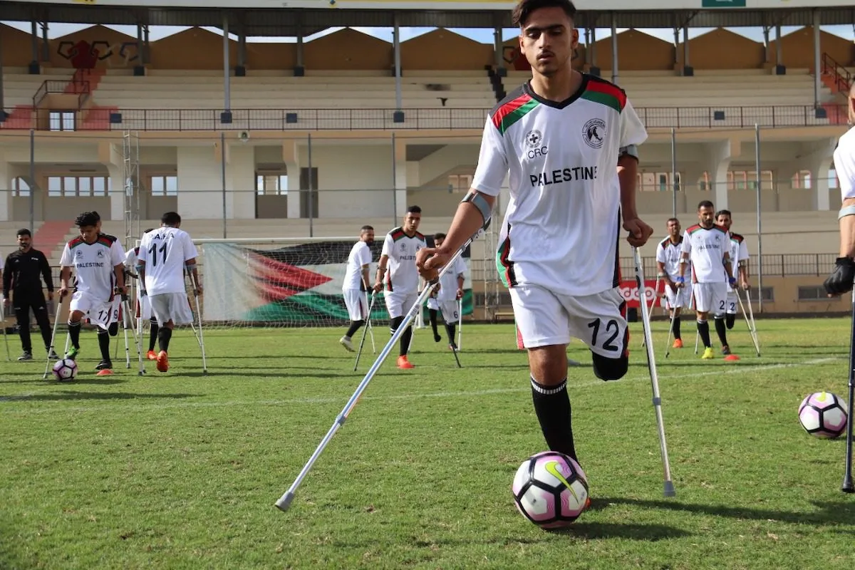 Abdullah Mukhaimar, jogador da Seleção Palestina de Futebol para Amputados [MEMO]