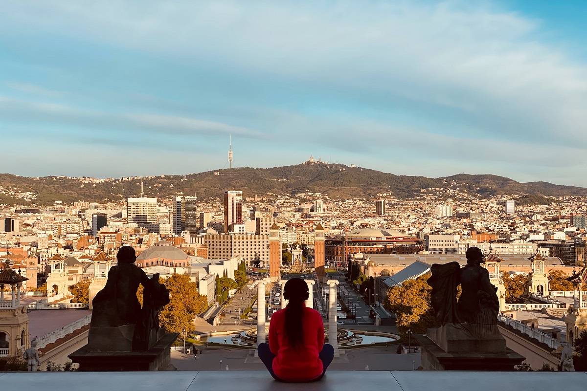 Pelo menos 65 políticos e ativistas da Catalunha foram alvos de um programa de espionagem complexo e sofisticado durante a campanha pela emancipação da região na Espanha, em 2017. [Philip Hawkshaw/Unsplash]
