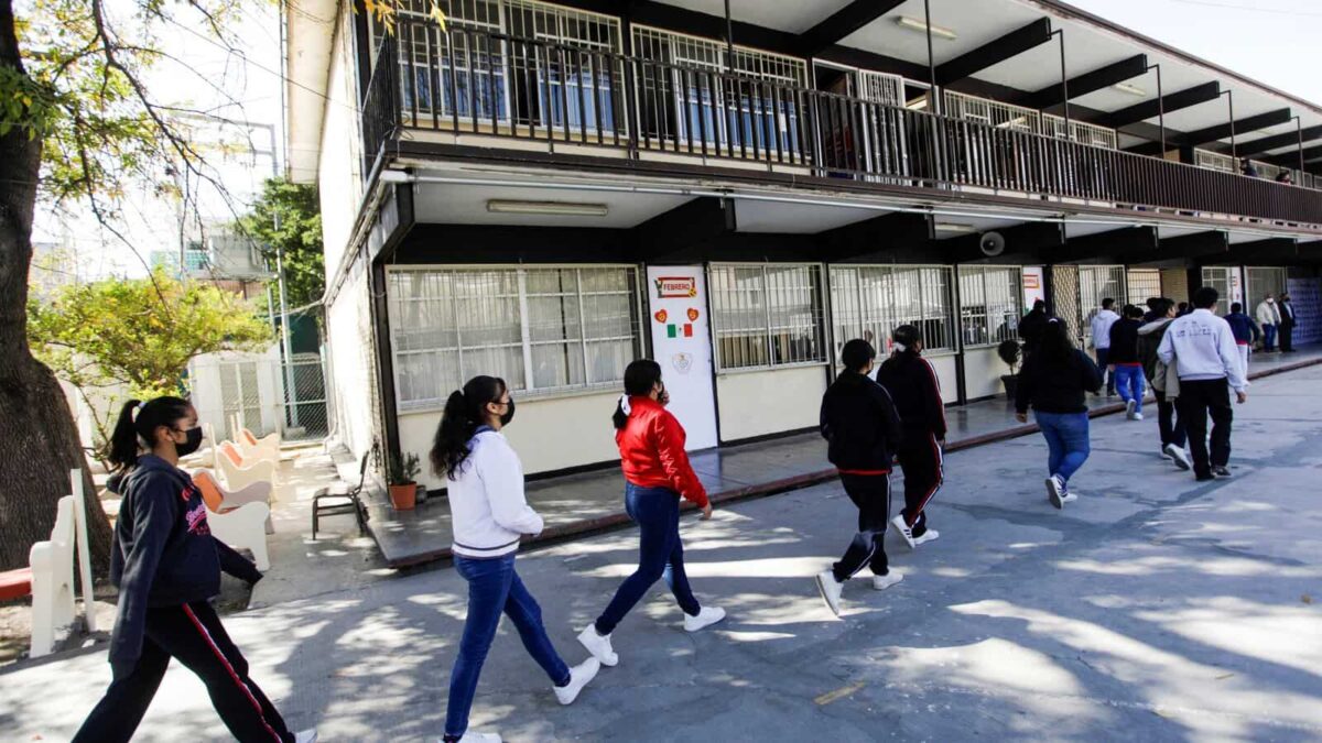 Estudantes estrangeiros buscam saída da Ucrânia [Punjabnews/Reprodução]
