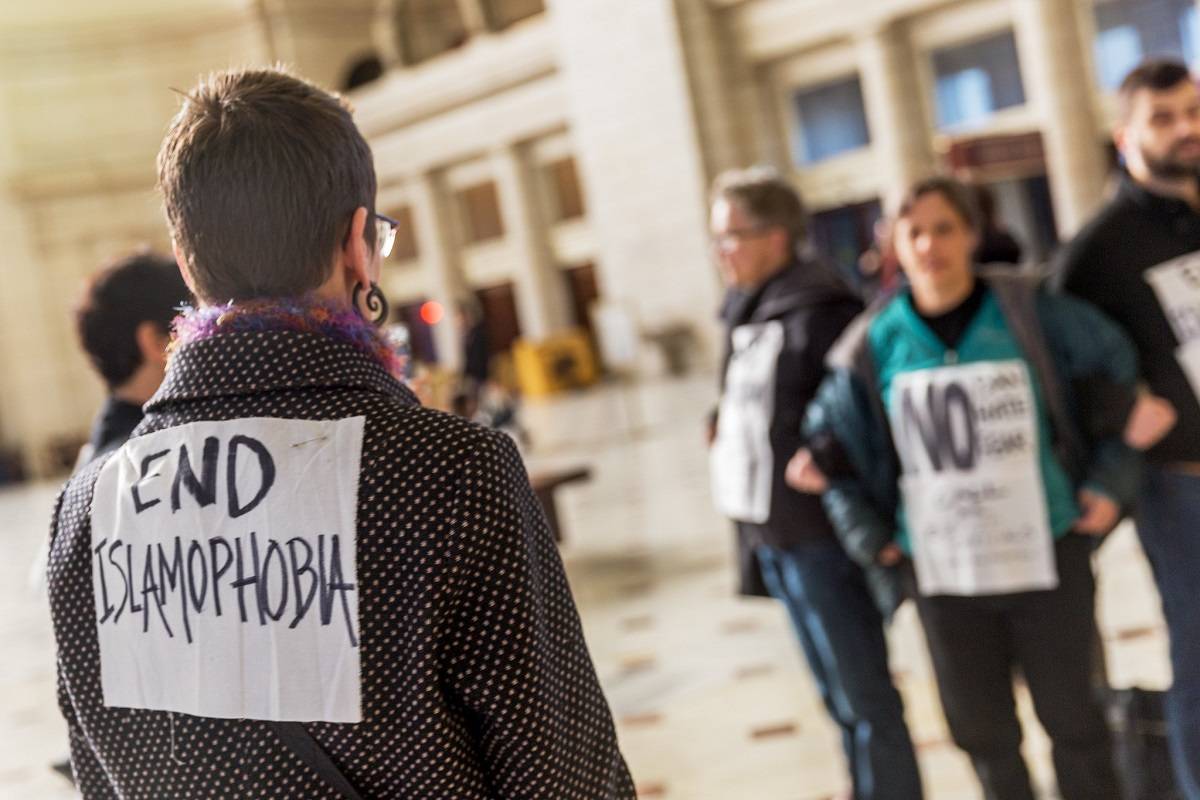 Protesto Silencioso pelo fim da Islamofobia, na Union Station, Washington DC [Lorie Shaull /Flickr/CC BY 2.0)