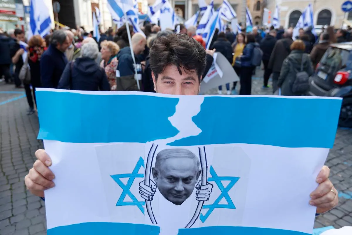 Israelenses protestam contra a reforma judicial em 10 de março de 2023 [Riccardo De Luca/Agência Anadolu]Israelenses protestam contra a reforma judicial em 10 de março de 2023 [Riccardo De Luca/Agência Anadolu]