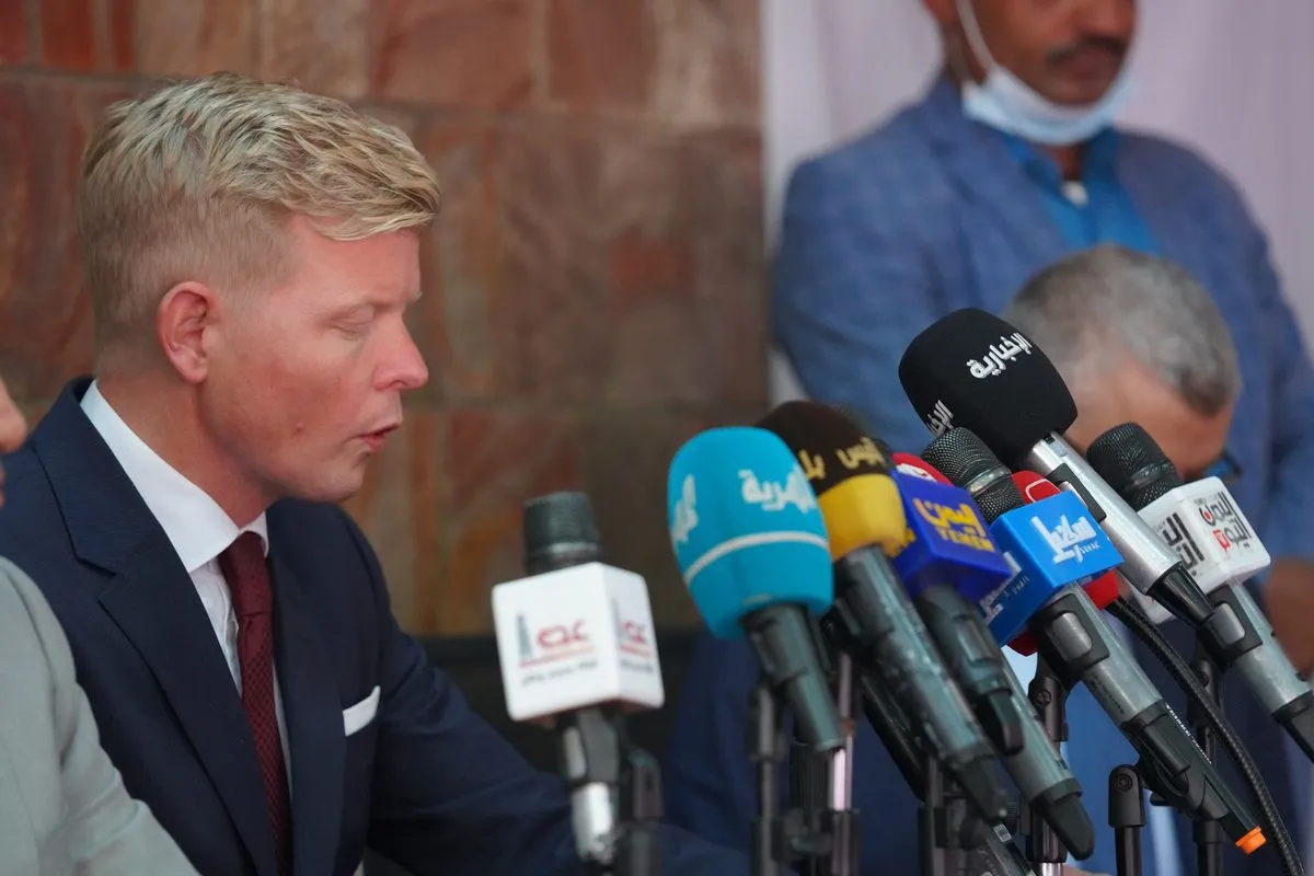 Enviado especial da ONU para o Iêmen Hans Grundberg fala à imprensa após reunião com autoridades locais em Taiz, Iêmen [Abdulnasser Alseddik - Agência Anadolu]
