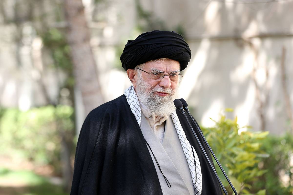 Líder supremo iraniano Ali Khamenei em 06 de março de 2023 [Assessoria de imprensa do líder iraniano/Agência Anadolu]
