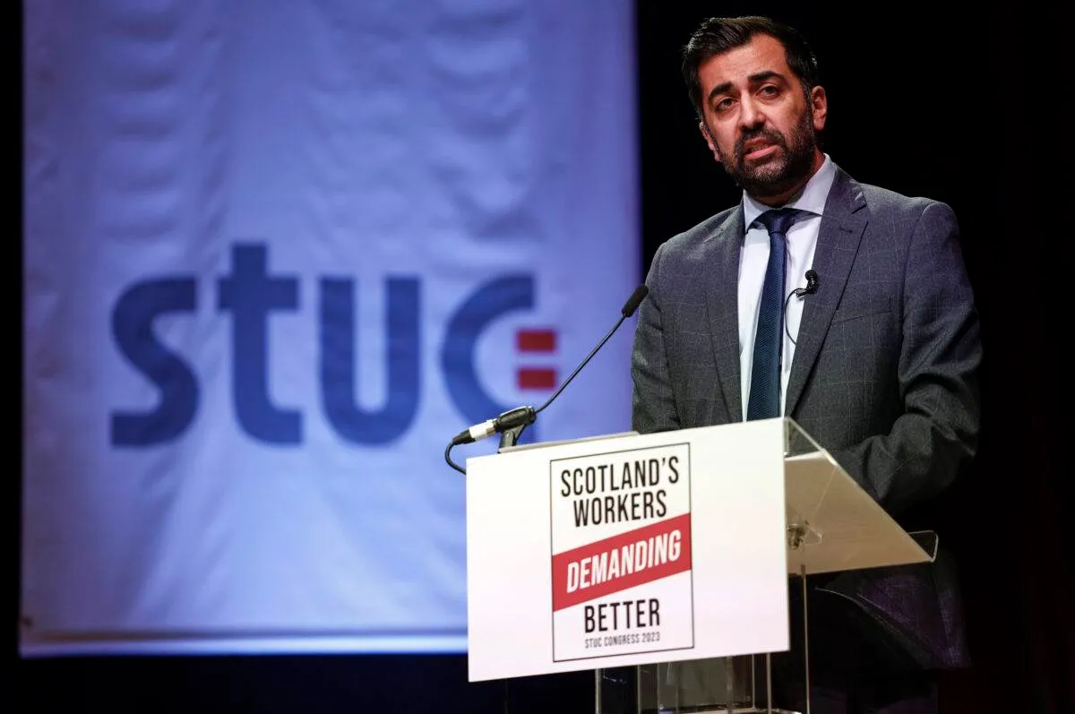 Primeiro-ministro da Escócia Humza Yousaf em Dundee, 17 de abril de 2023 [Jeff Mitchell/Getty Images]