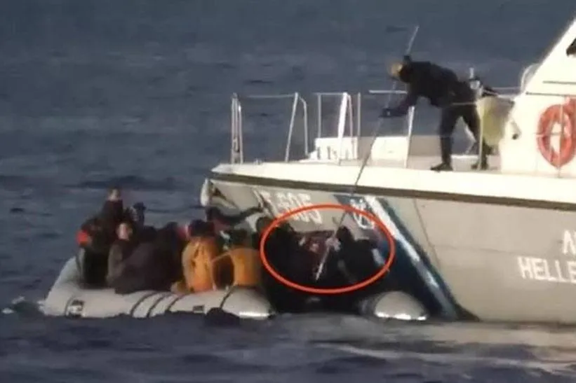 Turquia resgata 139 refugiados devolvidos ao mar por autoridades gregas [@anadoluagency/Twitter]