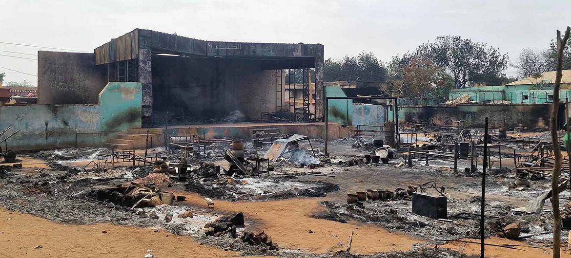 Chefe da ONU pede que se permita a passagem segura dos que fogem de áreas de ataques [Mohamed Khali/ONU]