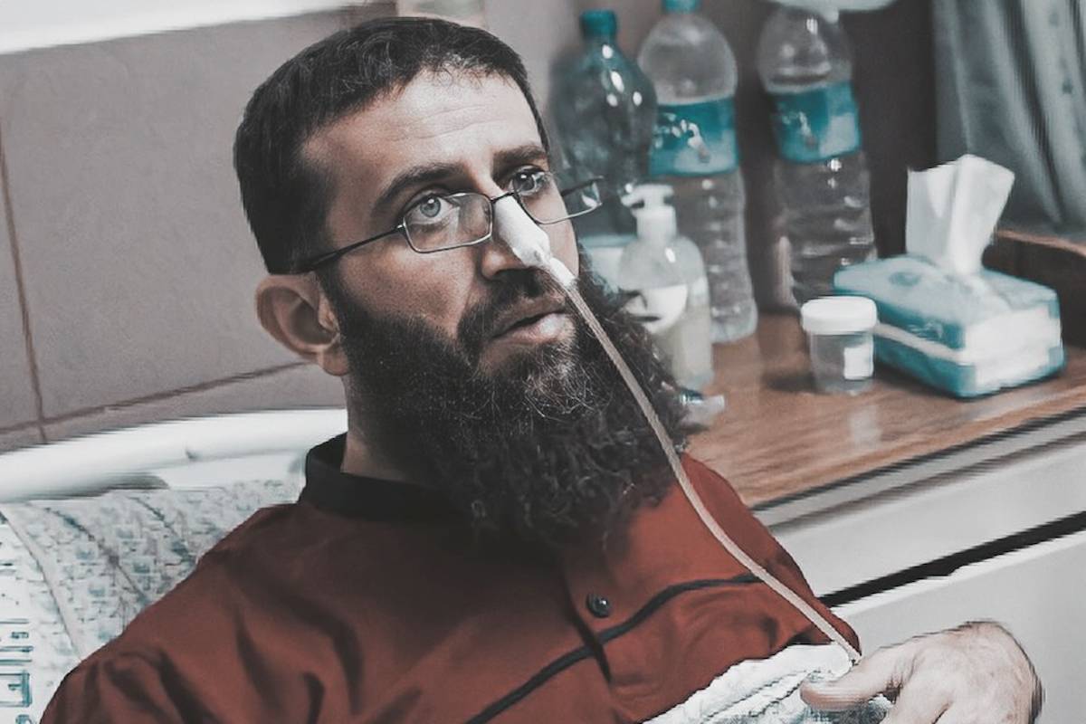 O prisioneiro político palestino Khader Adnan morreu aos 44 anos após uma greve de fome de 86 dias em uma prisão israelense. A Autoridade Palestina pediu uma "investigação internacional" sobre o assassinato