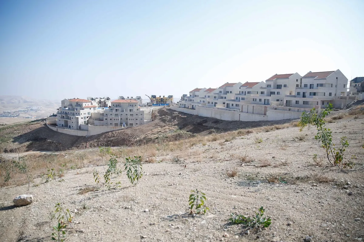Obras coloniais em Jerusalém ocupada [Daniel Bar On/Agência Anadolu]
