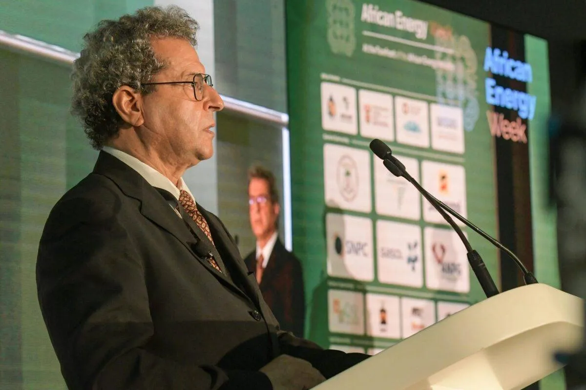 Ministro do Petróleo e Gás Natural da Líbia, Mohamed Oun, na Cidade do Cabo, África do Sul, em 9 de novembro de 2021 [Jeffrey Abrahams/Gallo Images via Getty Images]
