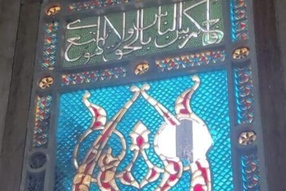 Vitral quebrado no Cenáculo cristão, considerado local da Última Ceia, em Jerusalém ocupada [Gadi Dahan]
