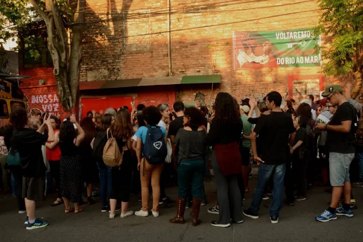 Solidariedade à Palestina, na porta do Restaurante Al Janiah, em São Paulo