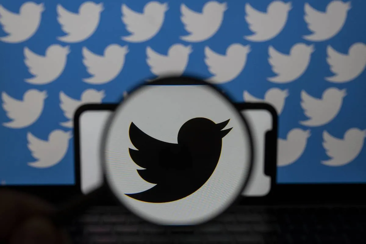 Logotipo do Twitter em Ancara, Turquia, 13 de julho de 2023 [Osmancan Gürdogan/Agência Anadolu]
