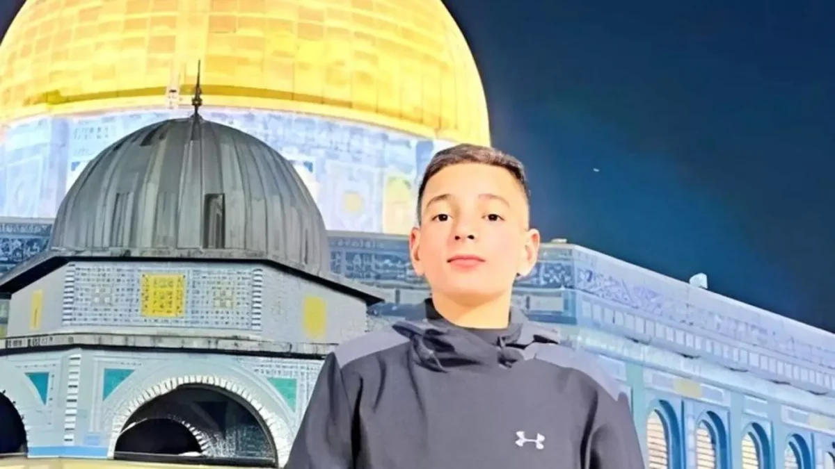  Fares Abu Samra, 14 anos, foi baleado na cabeça pelas forças israelenses [Reprodução mídia social]
