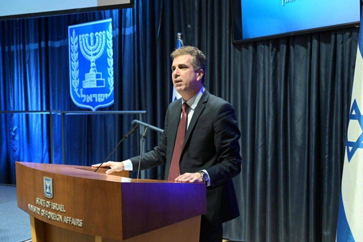 O ministro das Relações Exteriores de Israel, Eli Cohen, fala durante coletiva de imprensa em Jerusalém em 02 de janeiro de 2023 [Ministério das Relações Exteriores de Israel/Agência Anadolu]
