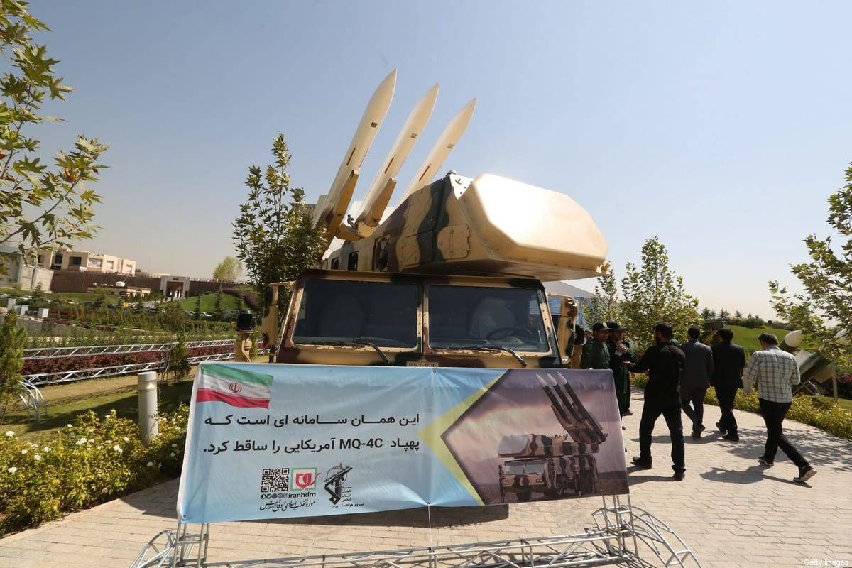 Exposição de supostos drones americanos capturados em solo iraniano no Museu da Revolução Islâmica em Teerã, em 21 de setembro de 2019 [Atta Kenare/AFP via Getty Images]
