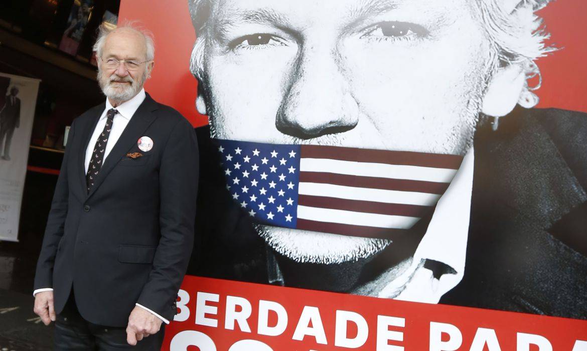 Pai do ativista Julian Assange, John Shipton, durante entrevista pata divulgar o documentário Ithaka.A obra mostra o trabalho de Shipton na tentativa de libertar seu filho, preso na Inglaterra desde 2019. São Paulo (SP) 28/08/2023  [Paulo Pinto/Agência Brasil]