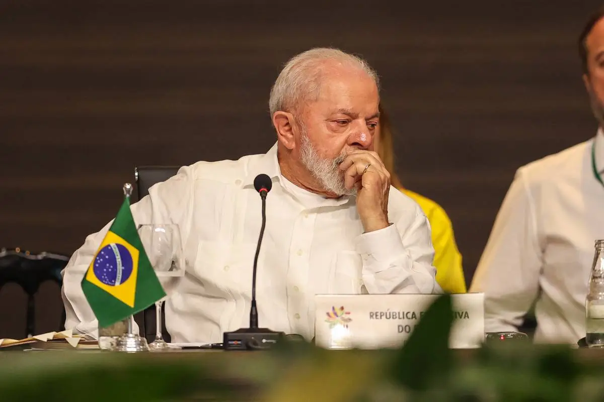 O presidente do Brasil, Luiz Inácio Lula da Silva (C), participa da Cúpula da Amazônia em Belém, Brasil, em 8 de agosto de 2023 [Filipe Bispo Vale - Agência Anadolu].