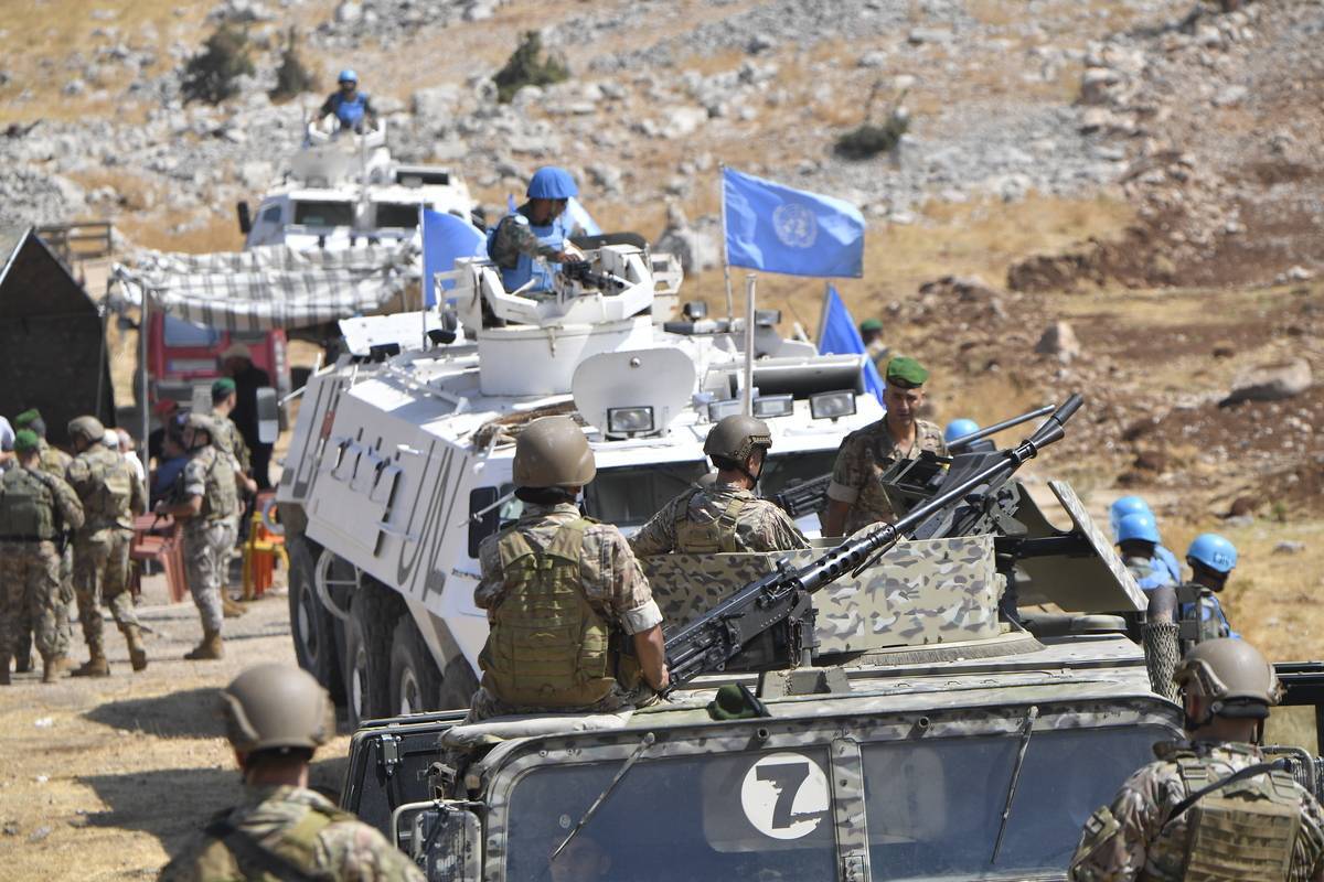 Força Interina das Nações Unidas no Líbano (Unifil) patrulha Kafr Shuba, considerada área disputada por Líbano e Israel, em 28 de agosto de 2023 [Houssam Shbaro/Agência Anadolu]
