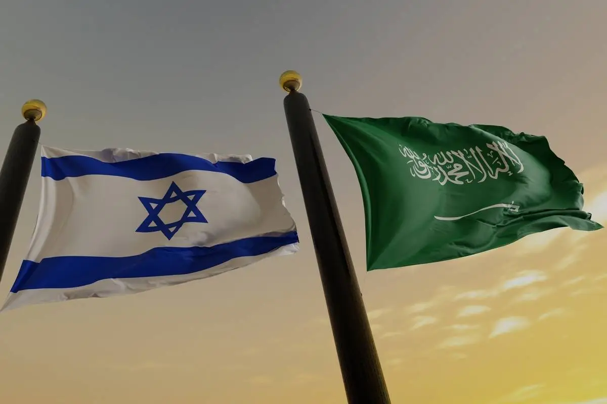 Bandeiras de Israel e da Arábia Saudita

