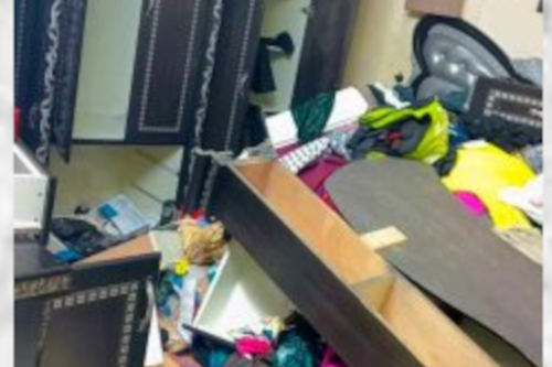 Casa palestina revirada durante operação policial em Hebron [B'tselem]