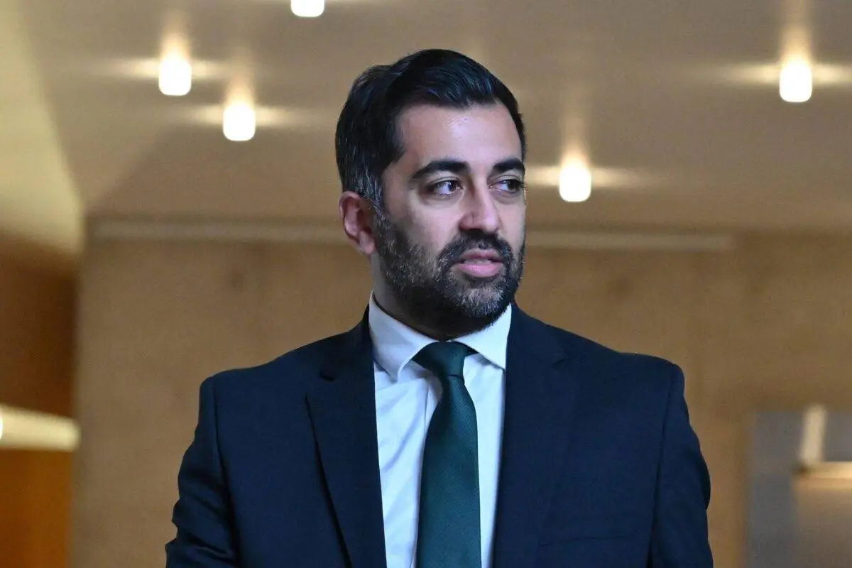 Primeiro-ministro da Escócia, Humza Yousaf, na capital Edimburgo, em 24 de outubro de 2023 [Ken Jack/Getty Images]
