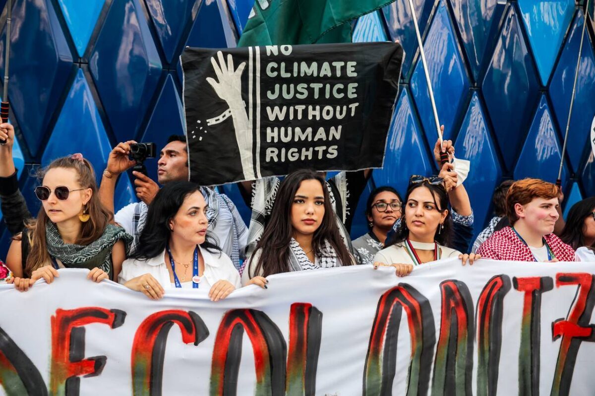 Protesto contra o genocídio em Gaza durante a COP 28. “Não há justiça climática sem direitos humanos” [Mídia Ninja]
