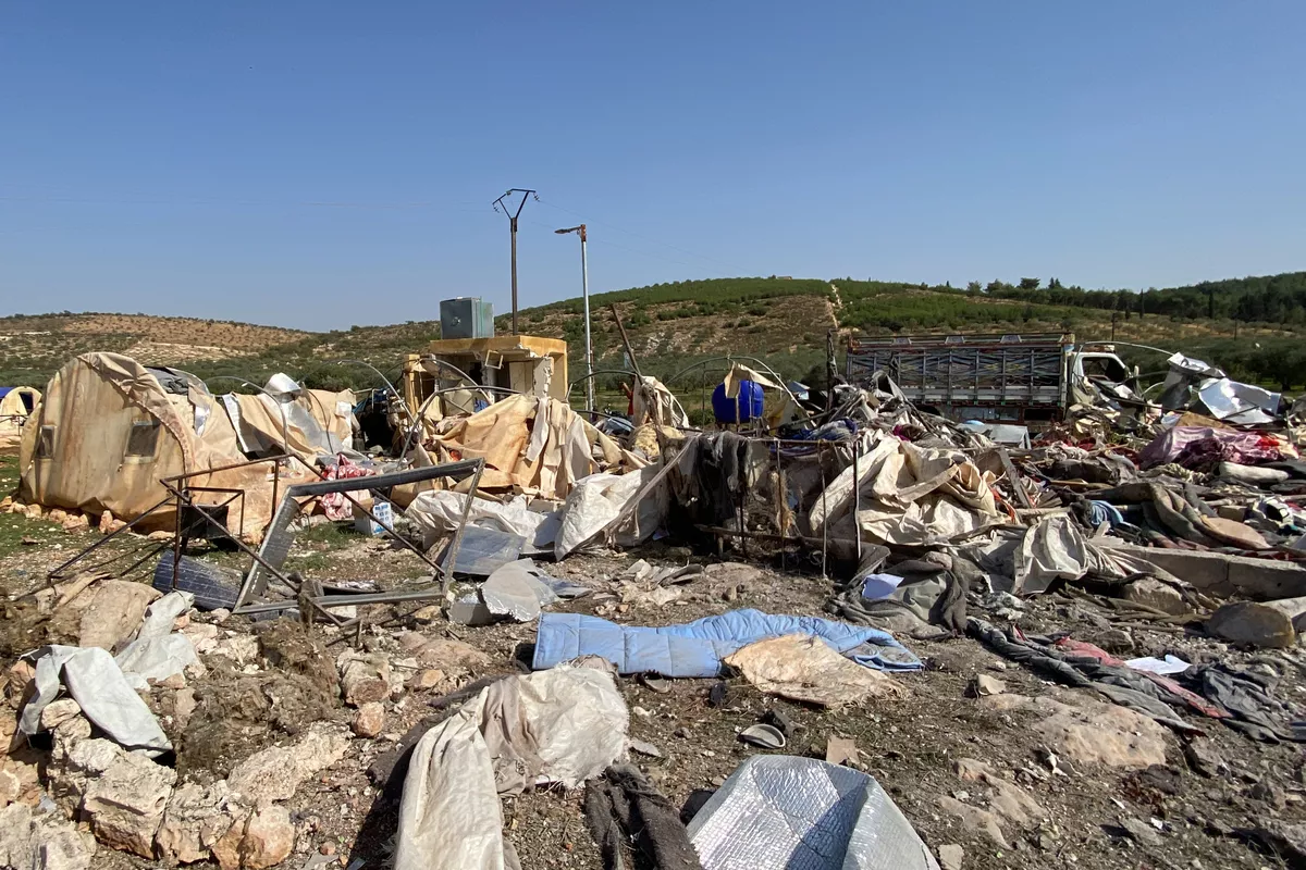 Vista da área destruída após ataques aéreos perto da aldeia de Hamame, no oeste de Idlib, Síria, em 24 de outubro de 2023 [Hadi Harrat – Agência Anadolu]

