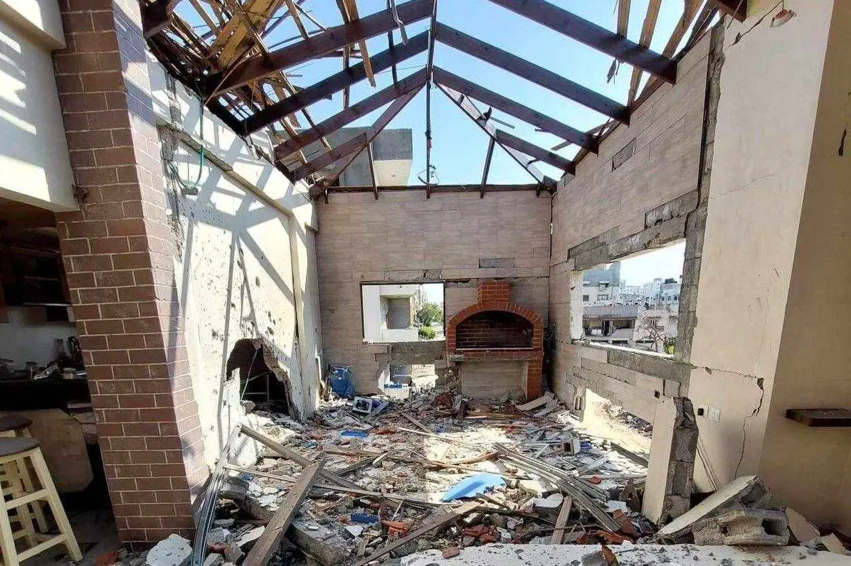 A casa do fotojornalista da MEMO Mohammed Asad foi completamente destruída em janeiro de 2024 [cortesia de Mohammed Asad/Middle East Monitor]