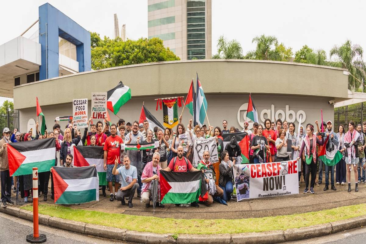 Ato contra apoio da rede Globo ao genocídio israelense em Gaza, na sede da emissora, em São Paulo, 28 de janeiro de 2024 [Sérgio Koei/Divulgação/Frente Palestina SP]