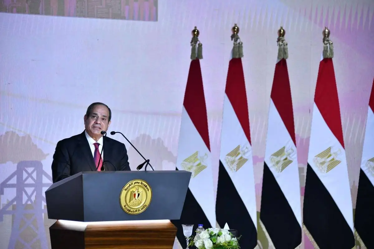 O presidente egípcio, Abdel-Fattah al-Sisi, faz um discurso ao anunciar que concorrerá a um terceiro mandato, no Cairo, Egito, em 2 de outubro de 2023 [Presidência do Egito/Agência Anadolu]
