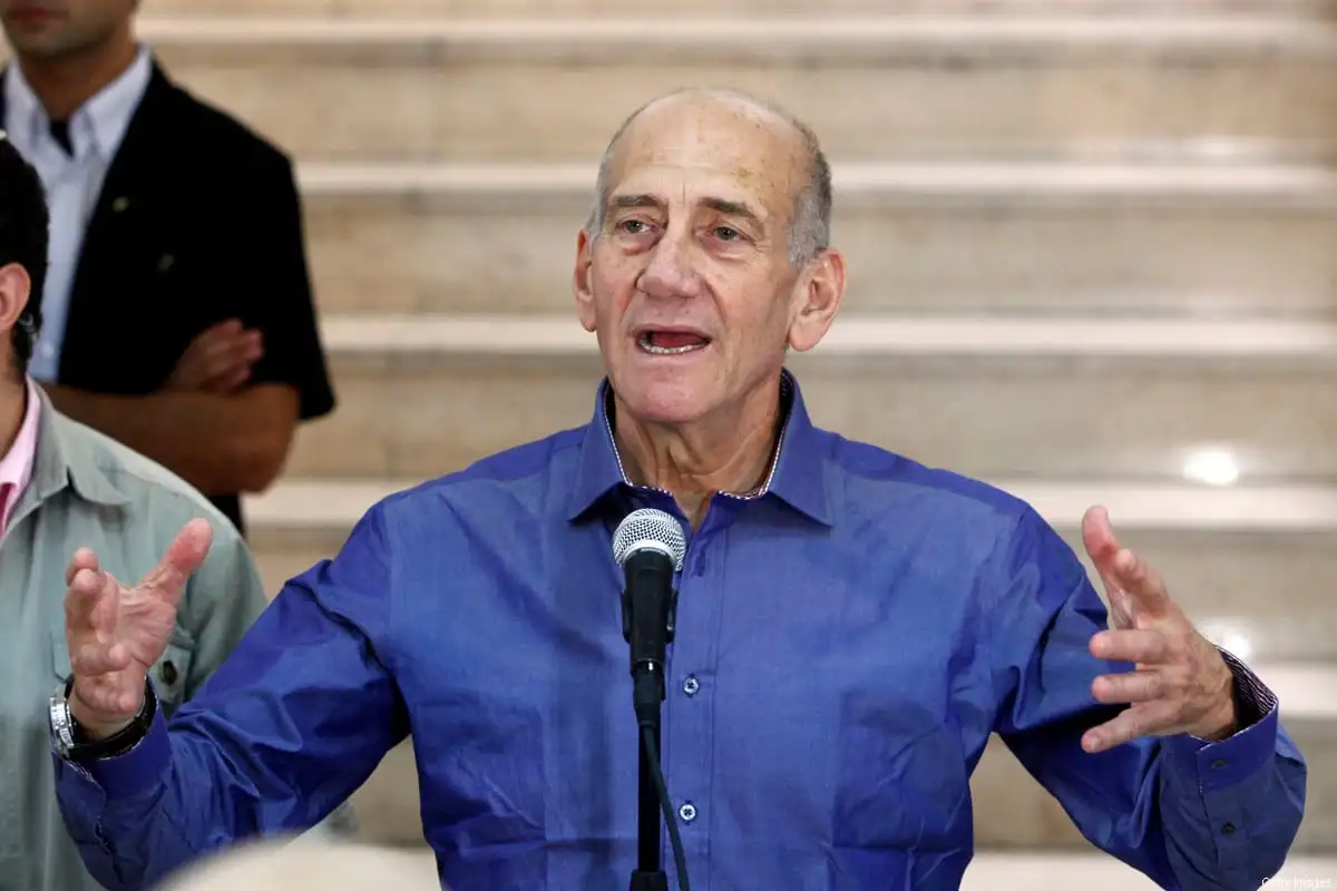 Ex-primeiro-ministro israelense Ehud Olmert em 10 de julho de 2012 [Gali Tibbon/AFP/GettyImages]