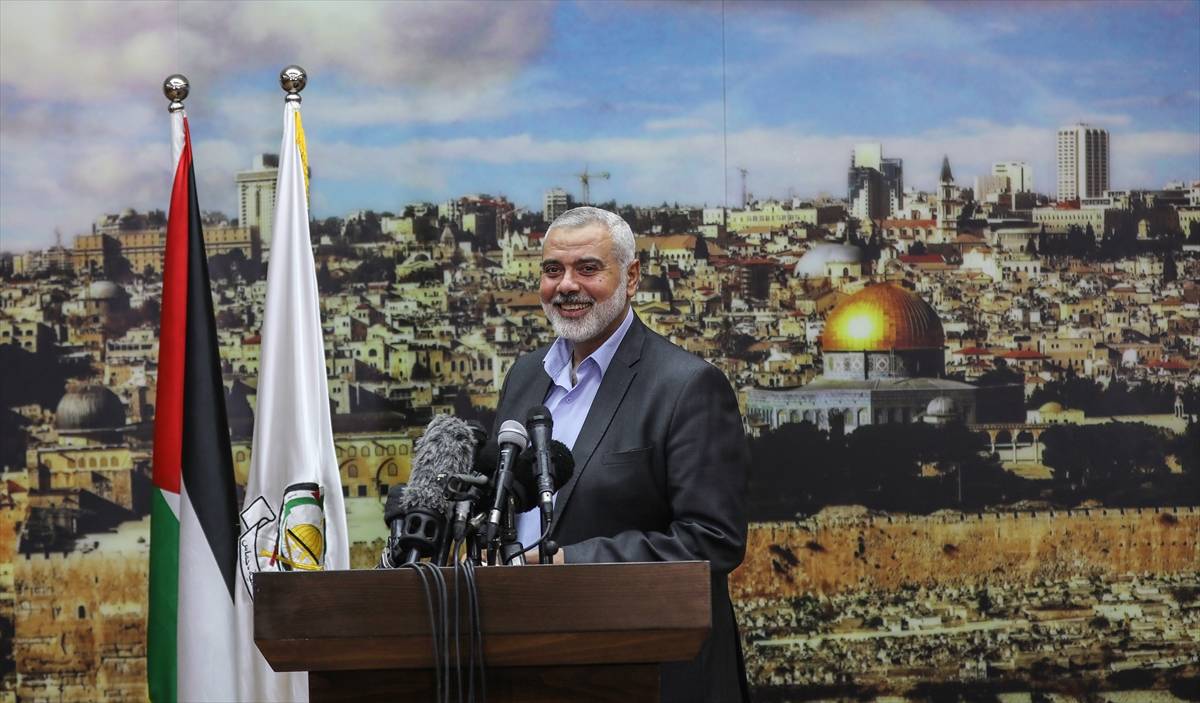 Ismail Haniyeh, líder político do Hamas, durante coletiva de imprensa na Cidade de Gaza, em 14 de junho de 2018 [Mustafa Hassona/Agência Anadolu]