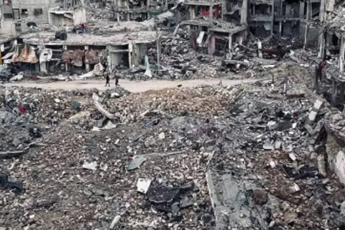 Vista da destruição da Mesquita Ibn Uthman, a segunda maior mesquita da Faixa de Gaza, depois que aviões de guerra israelenses dispararam vários mísseis em 3 de julho de 2024 [Mídia social]
