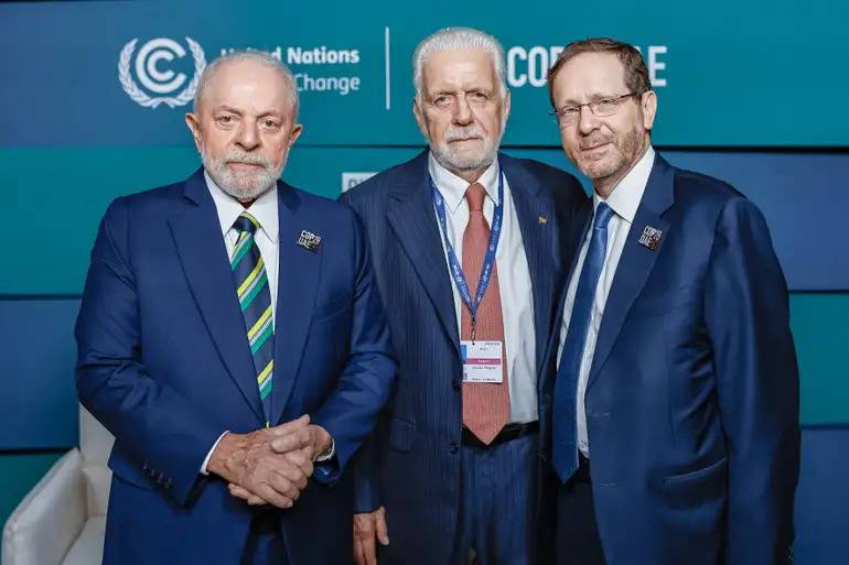 Dubai, Emirados Árabes Unidos, 01.12.2023 - Presidente da República, Luiz Inácio Lula da Silva, se reune com o Presidente do Estado de Israel, Isaac Herzog. na COP28, Expo City Dubai, Emirados Árabes Unidos, em  01 de dezembro de.2023[Ricardo Stuckert/PR]
